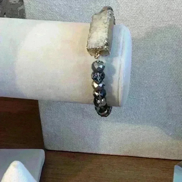 Vintage Grey AB Crystal Glass Bracelet with Druzy Stone - Picture 3 of 6